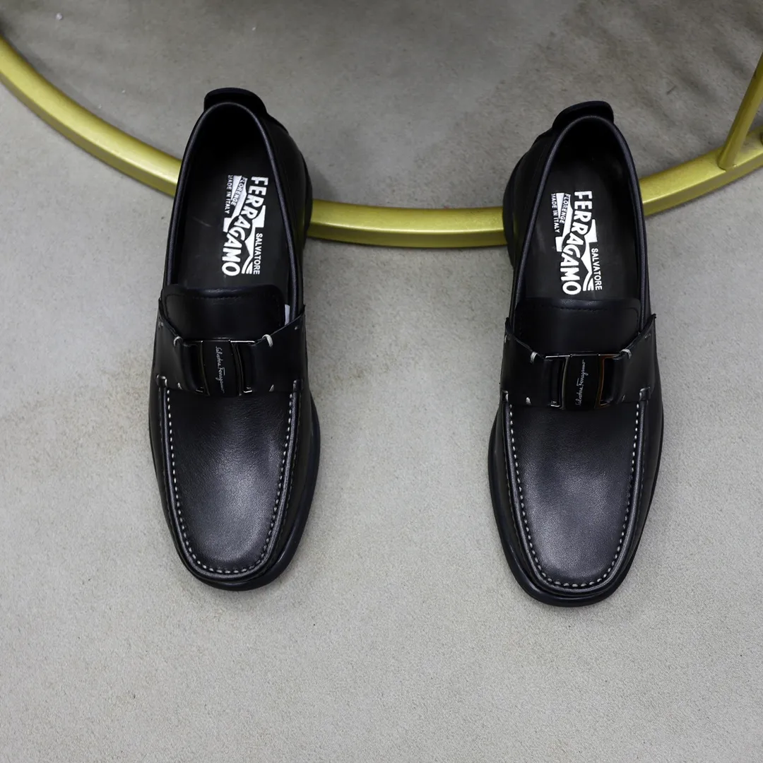 Men's shoes: 270🙅‍♂️🙅‍♂️🙅‍♂️Niuli Brand: Ferragamo Standard code: Men's code 38/44 (45 customized) Grade: Same as the official website Material: Original imported cowhide leather lining Original wear-resistant lightweight outsole Style category: Men's casual slip-on shoes Distinguished luxury brand elements top luxury Color: Actual picture color